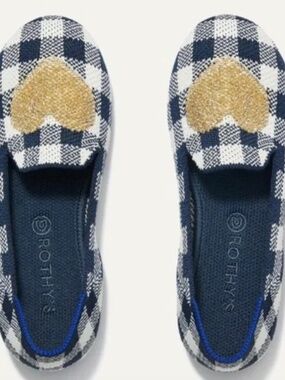 Rothys Girls sz. K2 Gold Heart Loafer Nearly Brand New